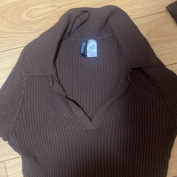 cute brown crop top trendy v neck full arms frm h and m - Picture 3 of 3